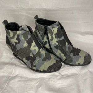 Camo ankle boots